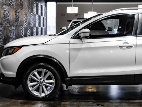 Used 2019 Nissan Rogue Sport SV w/ Technology Package FWD image 9