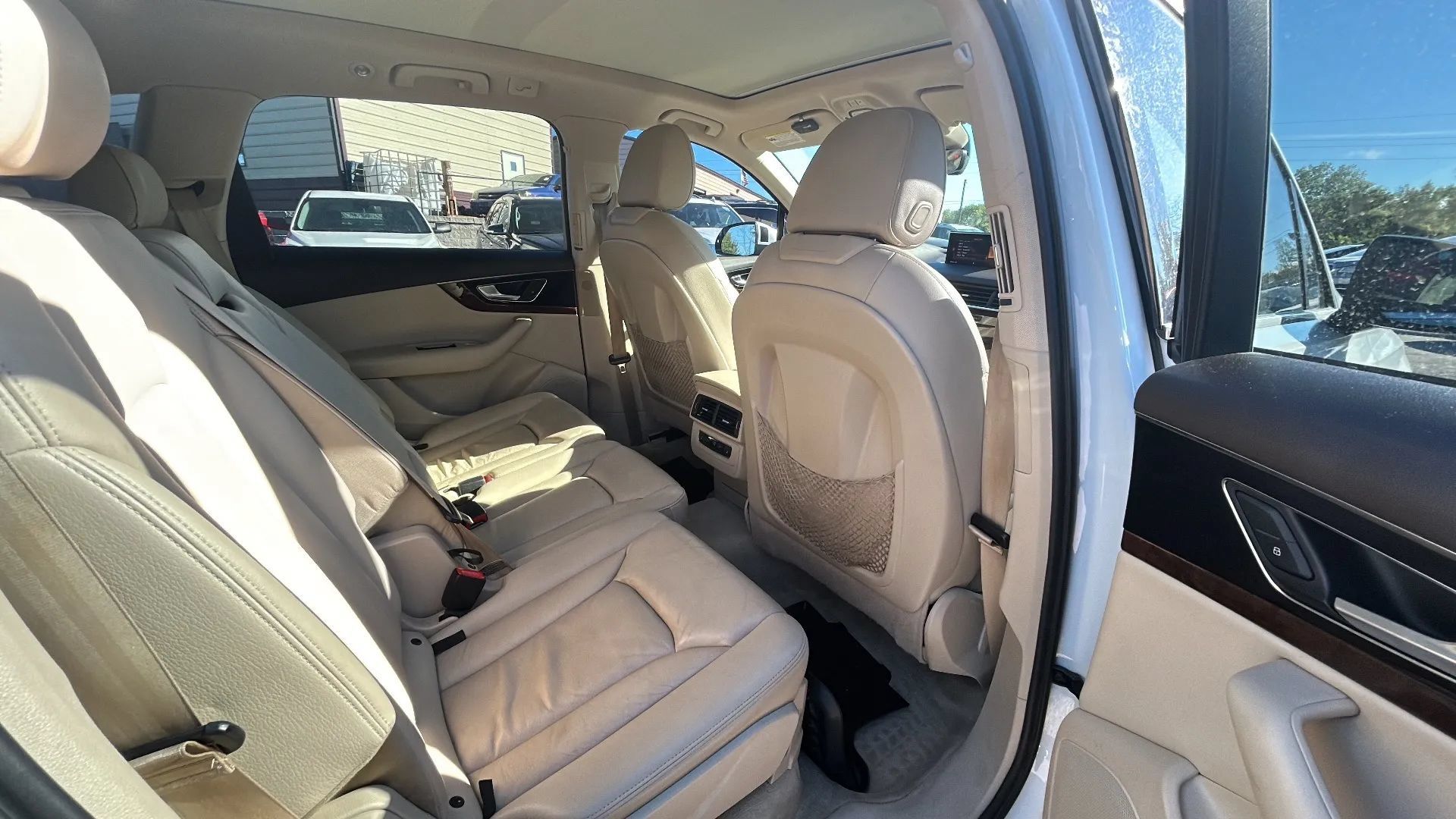 Used 2017 Audi Q7 3.0T Premium Plus w/ Premium Plus Package AWD/4WD image 5