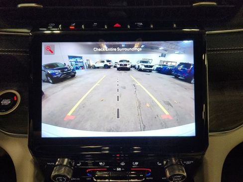 Used 2023 Jeep Grand Cherokee Overland w/ Luxury Tech Group IV image 19