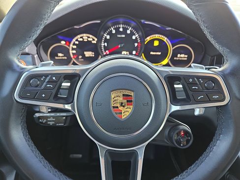 Used 2021 Porsche Cayenne Coupe image 24