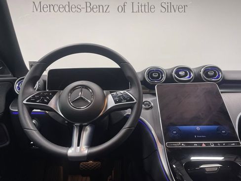Used 2025 Mercedes-Benz C 300 4MATIC Sedan image 31