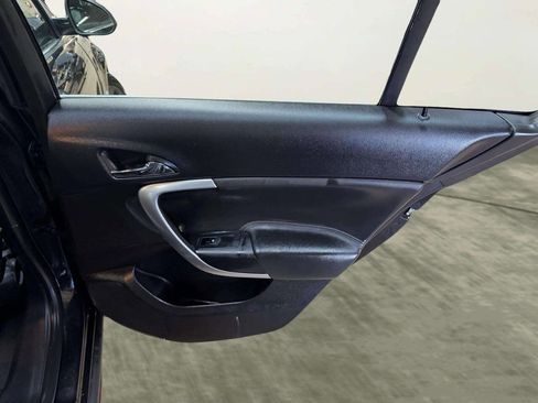 Used 2013 Buick Regal Premium image 21