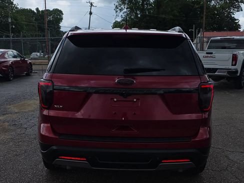 Used 2019 Ford Explorer XLT w/ Equipment Group 202A FWD image 4