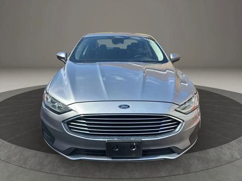 Used 2020 Ford Fusion SE FWD image 2