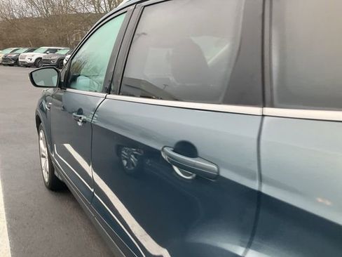 Used 2019 Ford Escape Titanium image 10