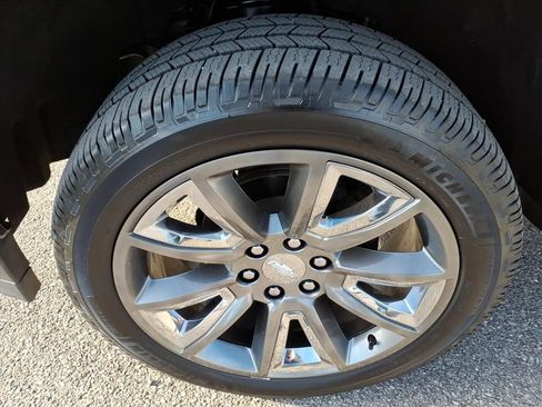 Used 2018 Chevrolet Silverado 1500 LTZ Z71 w/ Centennial Edition image 10