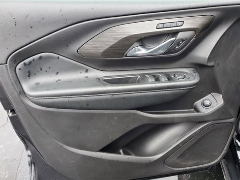 Used 2024 GMC Terrain SLT image 20