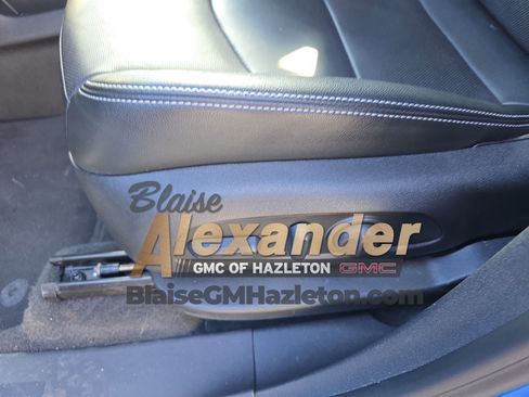 Used 2024 GMC Terrain SLT image 20