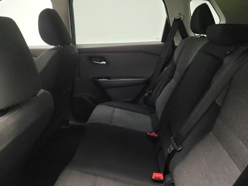 Used 2023 Nissan Rogue SV image 18