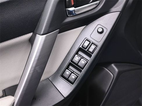 Used 2014 Subaru Forester 2.5i Limited image 17