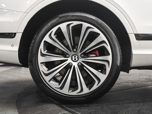 Certified 2023 Bentley Bentayga Extended Wheelbase image 33