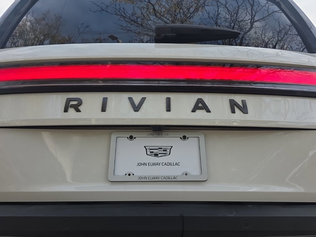 Used 2025 Rivian R1S Adventure Dual AWD/4WD image 10