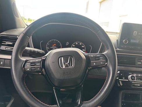 Used 2025 Honda Pilot Sport image 20