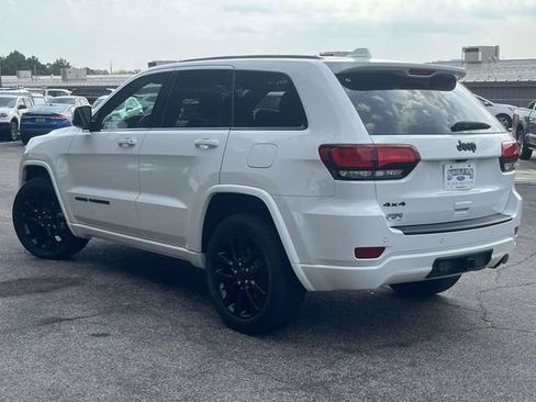 Used 2019 Jeep Grand Cherokee Altitude AWD/4WD image 7