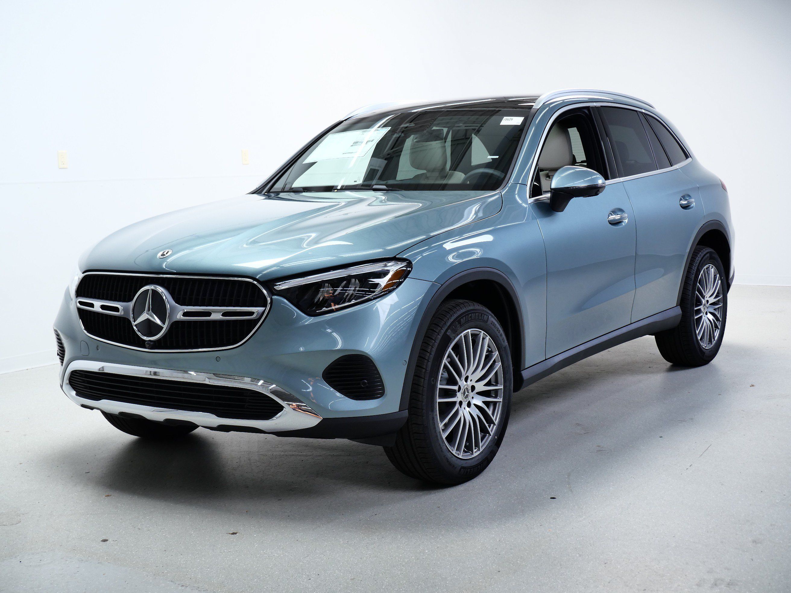 New 2027 Mercedes-Benz GLC 300 4MATIC image 4