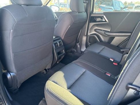 Used 2022 Mitsubishi Outlander ES image 28