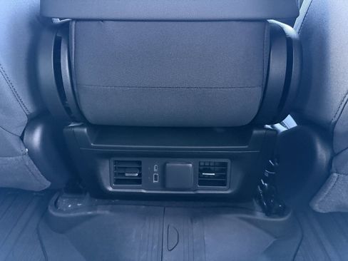 New 2026 GMC Sierra 1500 SLE image 26