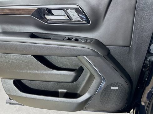 Certified 2025 Chevrolet Suburban Premier AWD/4WD image 16