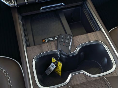 New 2026 GMC Acadia Denali Ultimate w/ LPO, Floor Liner Package AWD/4WD image 27