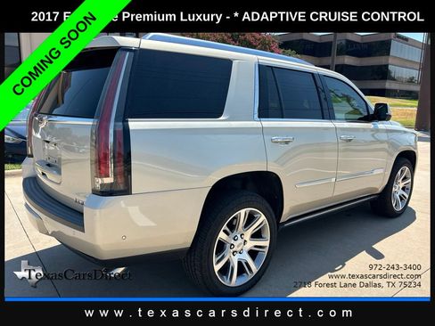Used 2017 Cadillac Escalade Premium Luxury AWD/4WD image 3