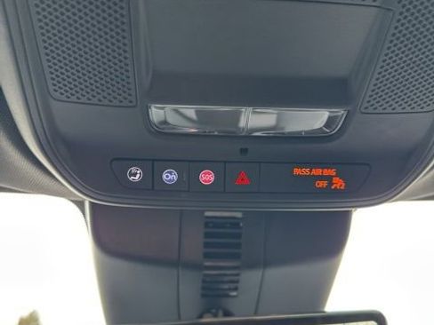 Used 2025 GMC Acadia AT4 w/ Super Cruise Package image 31