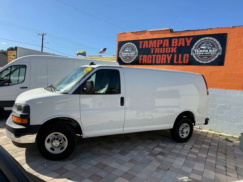 Used 2023 Chevrolet Express 2500 w/ Driver Convenience Package RWD image 4
