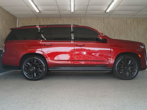 Used 2021 Cadillac Escalade Sport w/ Driver Assist Tech Package AWD/4WD image 6