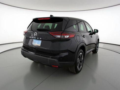 Used 2025 Nissan Rogue SV FWD image 9