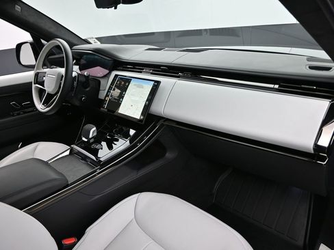 Used 2025 Land Rover Range Rover Sport Autobiography image 32