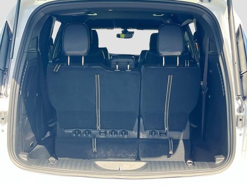 New 2025 Chrysler Pacifica Select image 40