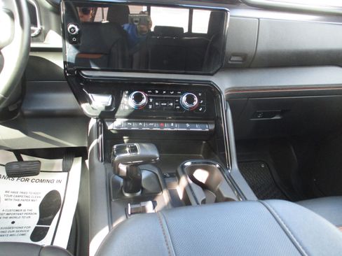 Used 2025 GMC Sierra 1500 AT4 w/ AT4 Premium Package AWD/4WD image 35