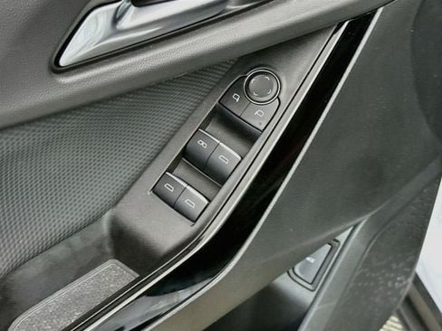 Used 2025 Chevrolet Equinox RS w/ Safety and Technology Package AWD/4WD image 19