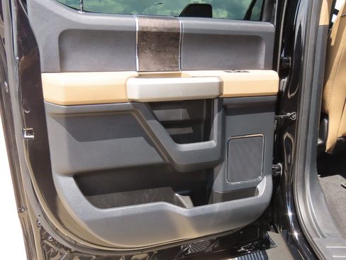 Used 2022 Ford F250 Lariat w/ Lariat Ultimate Package AWD/4WD image 20