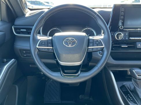 Certified 2022 Toyota Highlander XSE image 15