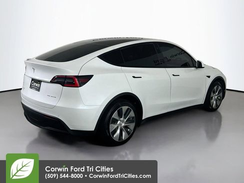 Used 2020 Tesla Model Y Long Range image 16