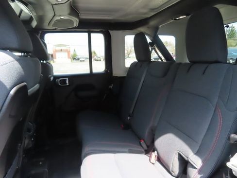 Used 2024 Jeep Wrangler Unlimited Rubicon w/ Convenience Group AWD/4WD image 23