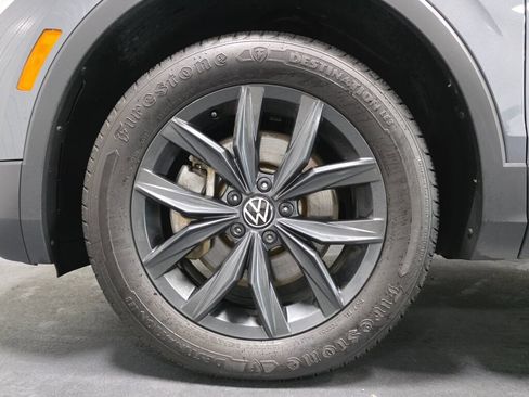 Used 2024 Volkswagen Tiguan SE AWD/4WD image 5