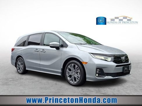 Certified 2025 Honda Odyssey Touring image 1