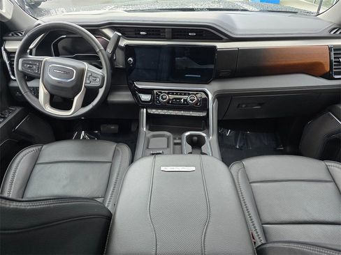 Used 2024 GMC Sierra 3500 Denali w/ Denali Reserve Package image 18