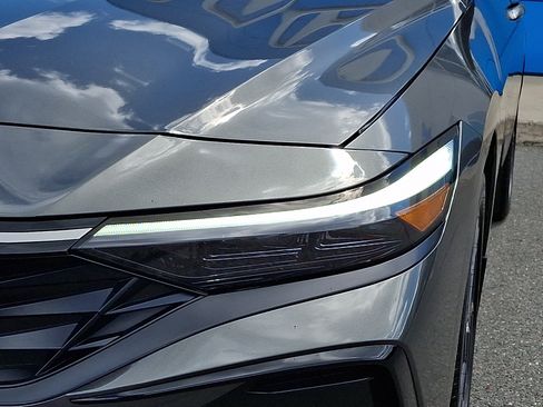 Used 2025 Hyundai Elantra SEL FWD image 9