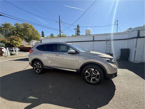 Used 2019 Honda CR-V Touring image 2