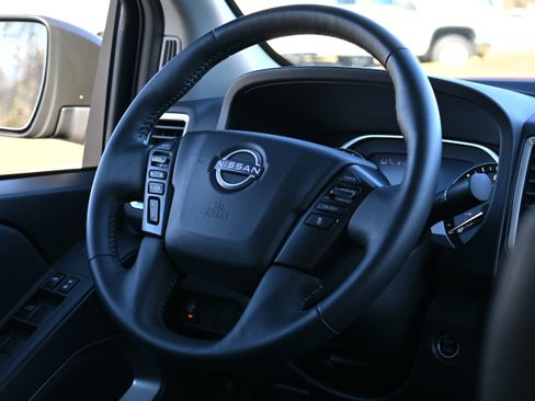 Used 2024 Nissan Frontier SL w/ Technology Package image 17