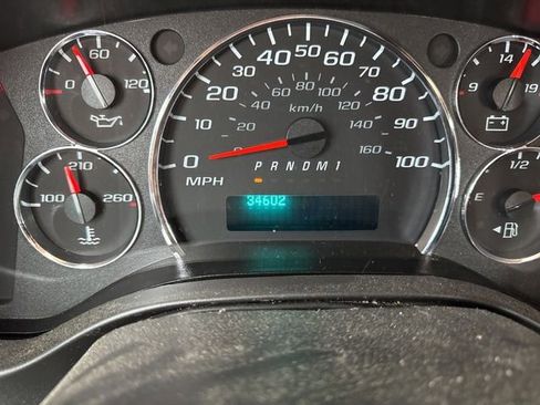 Used 2021 Chevrolet Express 2500 w/ Driver Convenience Package RWD image 34