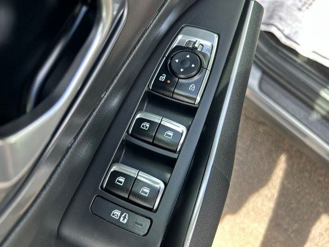 Used 2025 Kia Sorento LX FWD image 11
