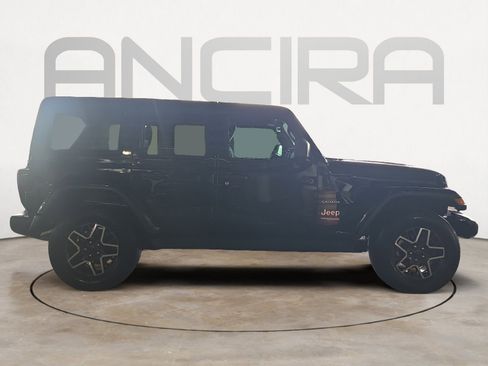 Used 2021 Jeep Wrangler Unlimited Sahara image 9