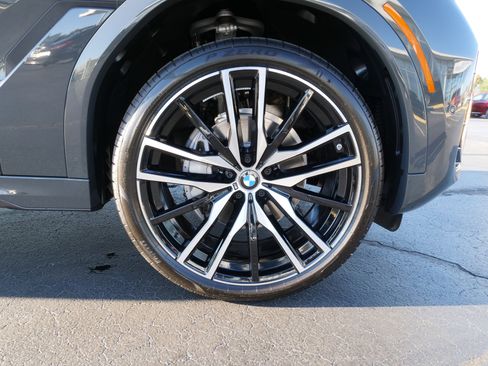 New 2026 BMW X6 xDrive40i w/ Executive Package image 10