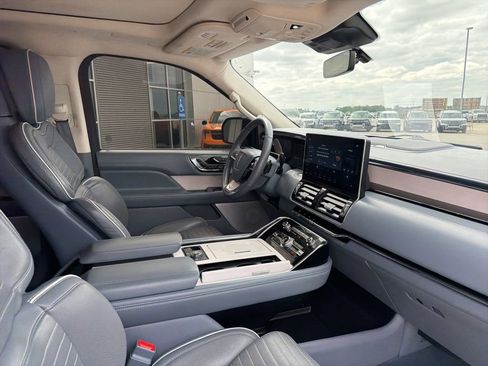 Used 2023 Lincoln Navigator L Black Label AWD/4WD image 31