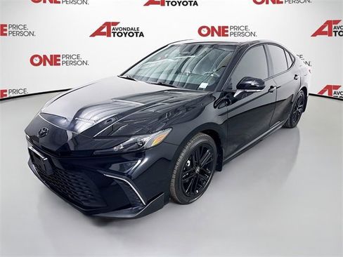 Certified 2025 Toyota Camry SE image 3