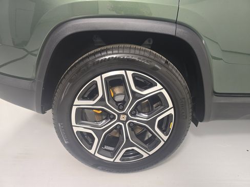 Used 2024 Rivian R1S Adventure AWD/4WD image 12