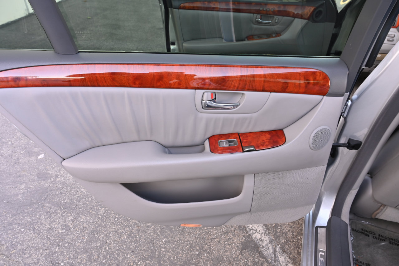 Used 2004 Lexus LS 430 w/ Modern Luxury Pkg RWD image 22